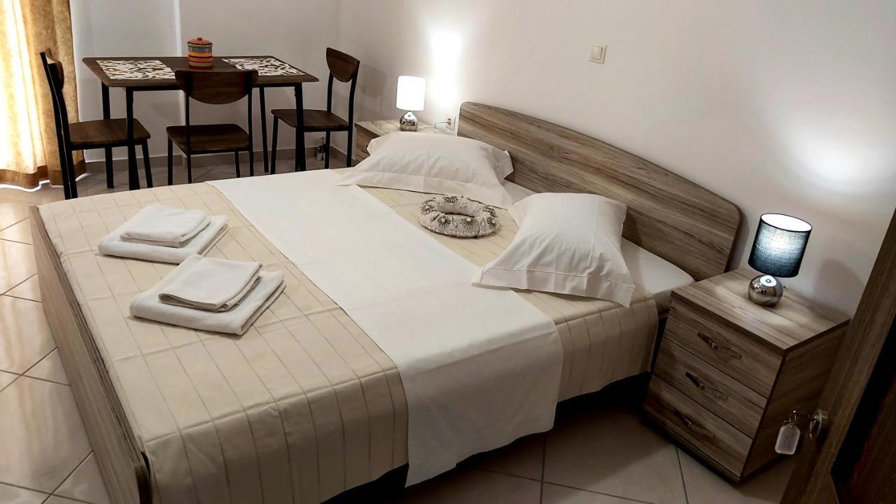 Nikko'S Apartments Elafonisos Extérieur photo
