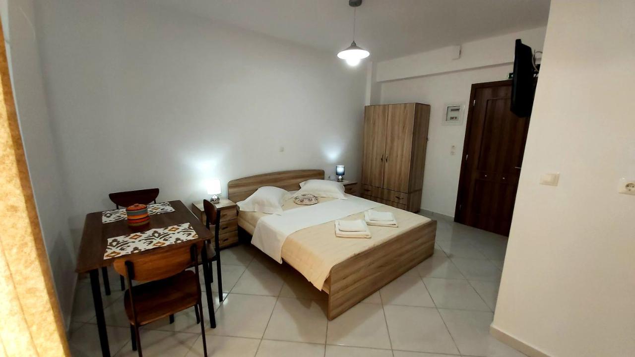 Nikko'S Apartments Elafonisos Extérieur photo